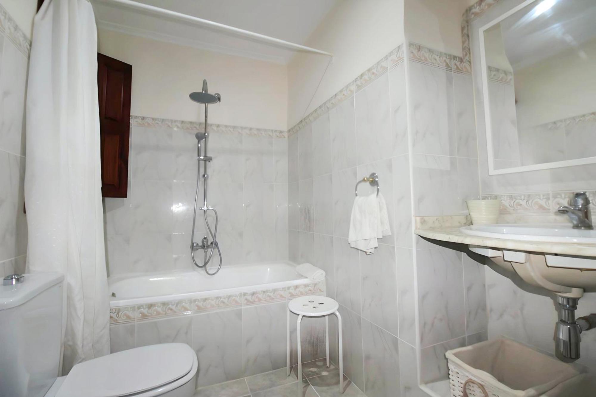 Apartamento Reformado Cerca De La Plaza Redonda Valencia Bagian luar foto