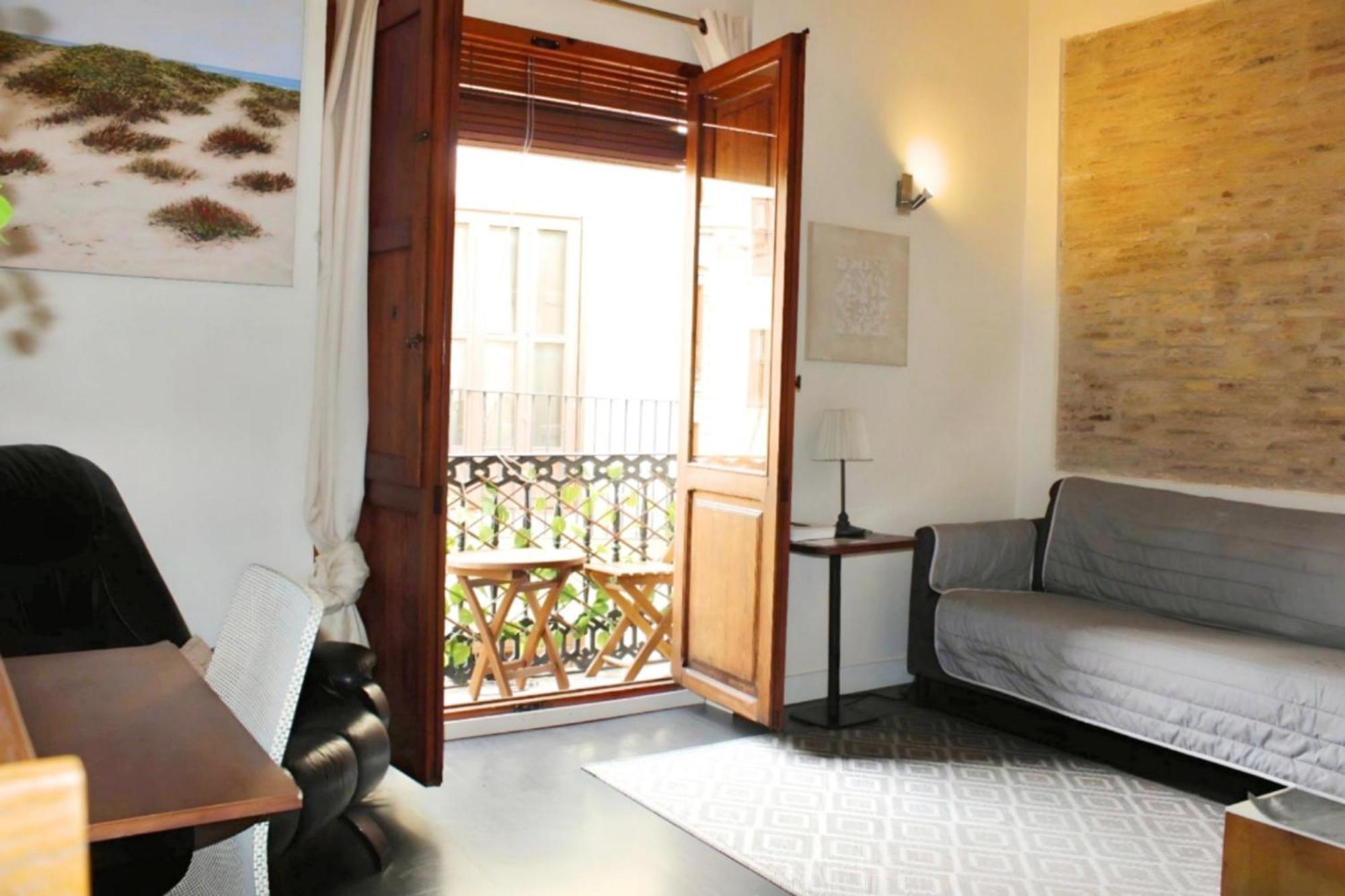 Apartamento Reformado Cerca De La Plaza Redonda Valencia Bagian luar foto