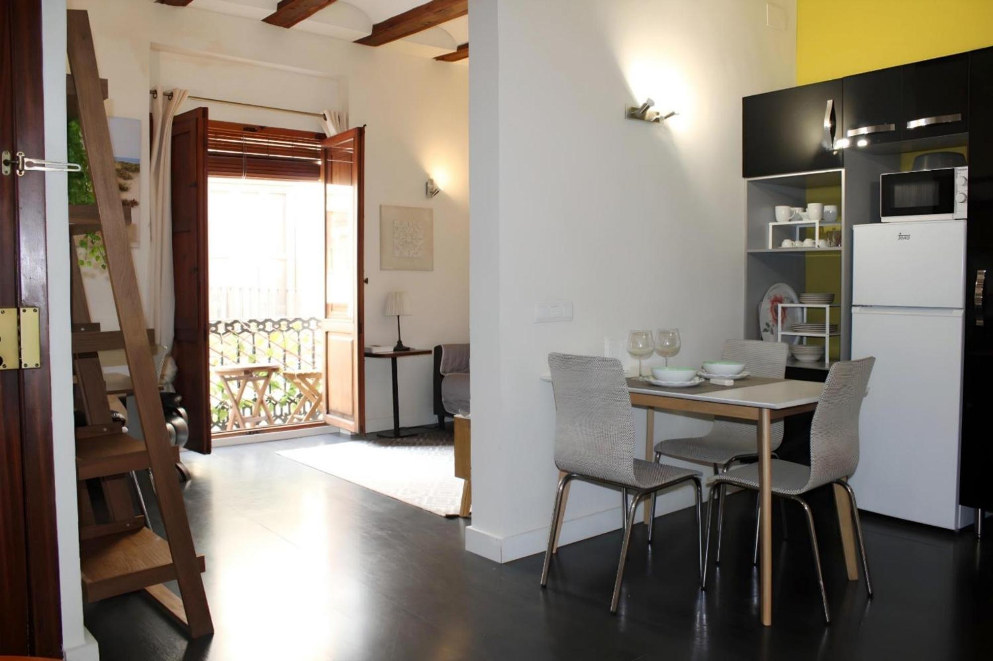 Apartamento Reformado Cerca De La Plaza Redonda Valencia Bagian luar foto