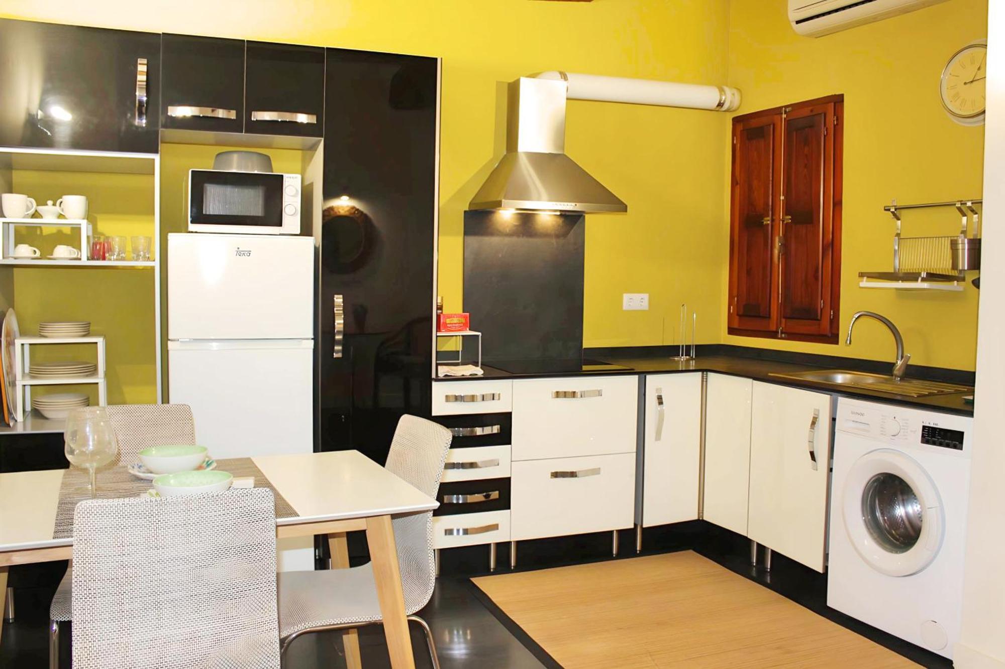 Apartamento Reformado Cerca De La Plaza Redonda Valencia Bagian luar foto