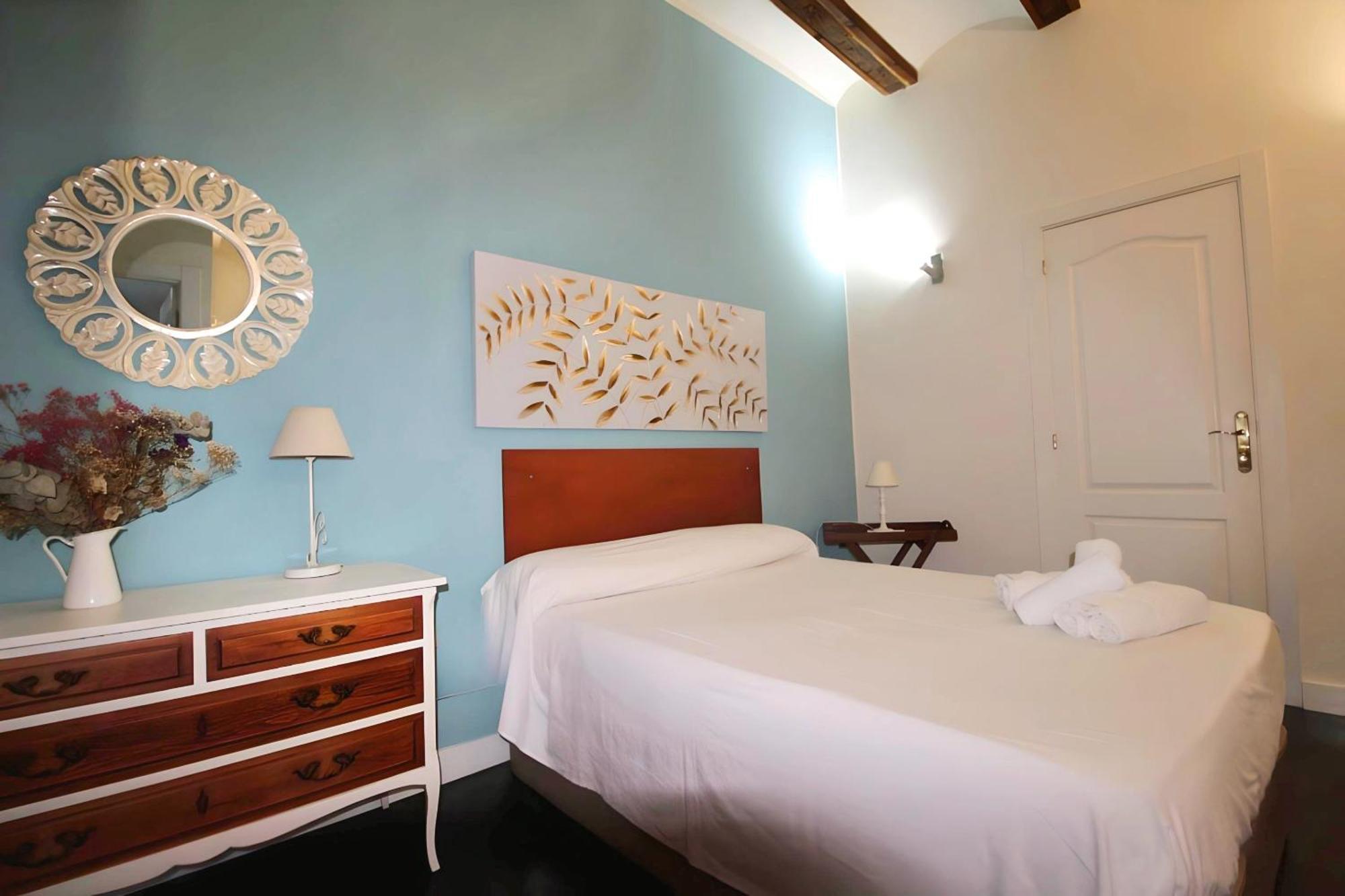 Apartamento Reformado Cerca De La Plaza Redonda Valencia Bagian luar foto