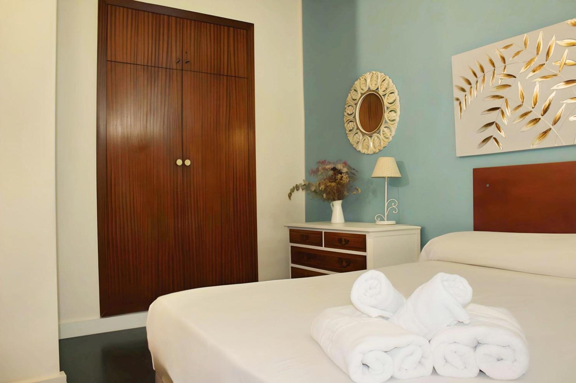 Apartamento Reformado Cerca De La Plaza Redonda Valencia Bagian luar foto
